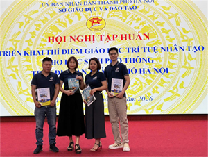 Công ty CP Sách và TBTH Hà Nội giới thiệu sách “Giáo dục trí tuệ nhân tạo cho học sinh phổ thông” tại hội nghị tập huấn của Sở Giáo dục và Đào tạo Hà Nội